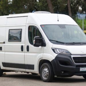 Furgoneta Peugeot Boxer L2H2 viajan y duermen 4 personas