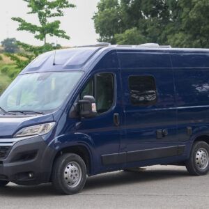Furgoneta Citroen Jumper L2H2 viajan y duermen 4 personas